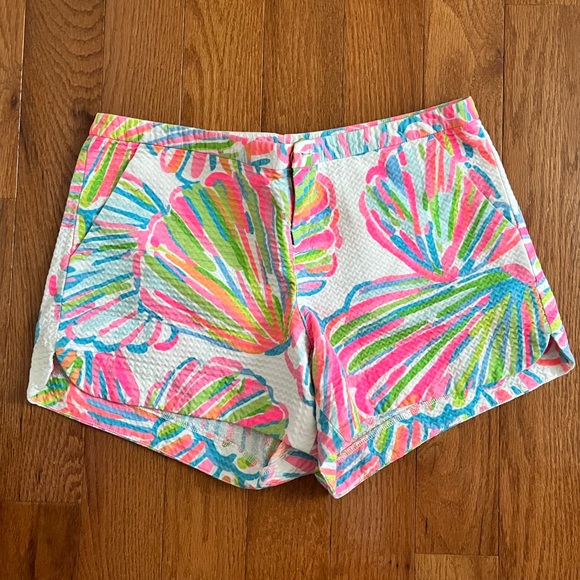 Lilly Pulitzer shorts worn once. Fit like 8/10 - Picture 1 of 3